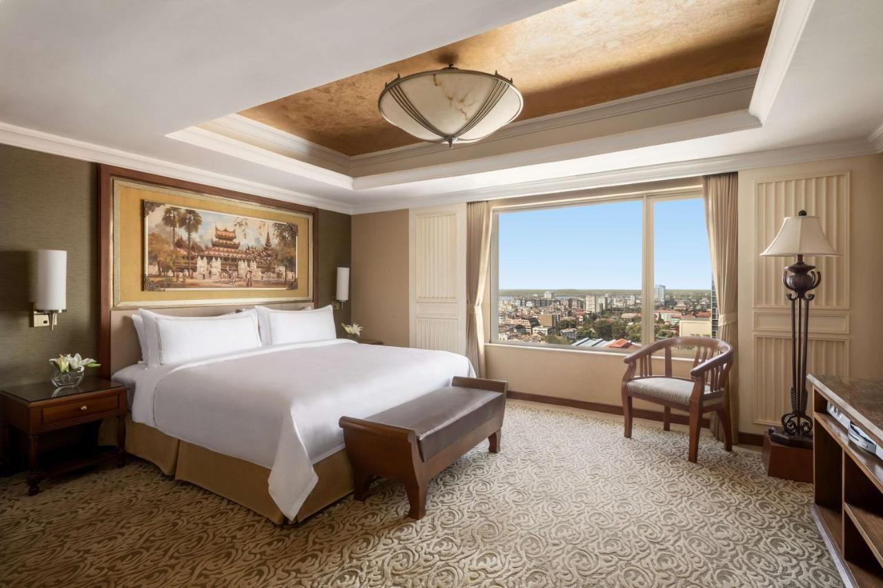 Hotel Sule Shangri-la,
