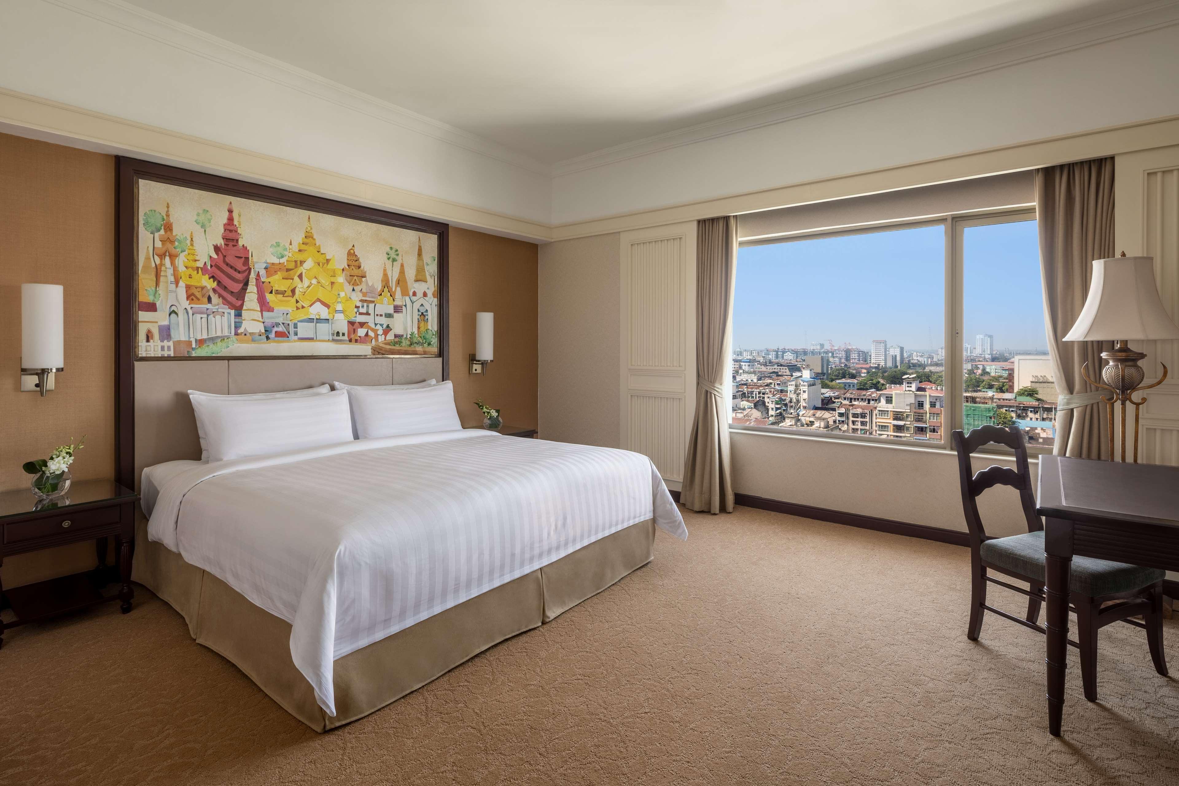 Sule Shangri-la, Yangon