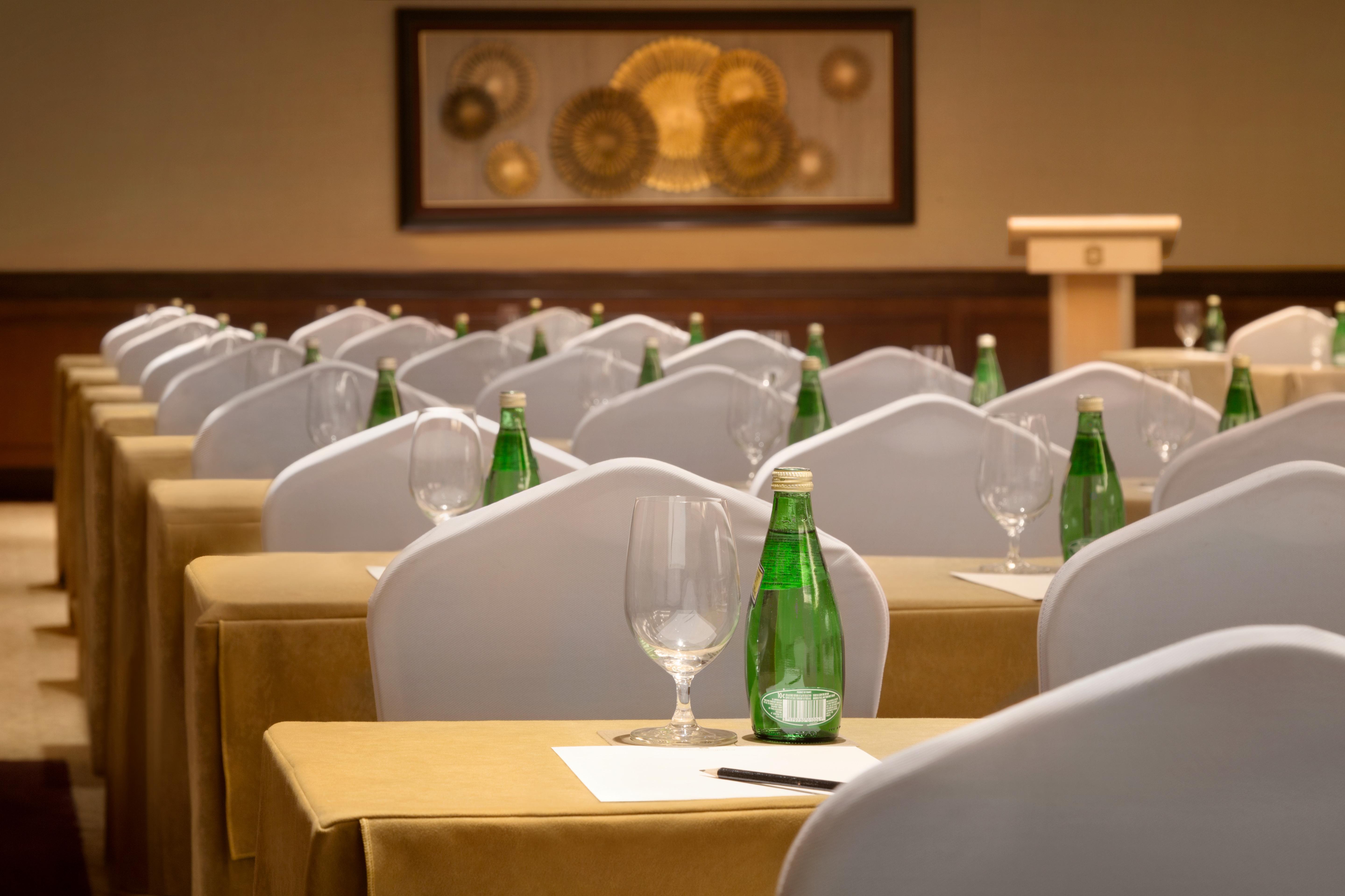 Sule Shangri-la, Yangon