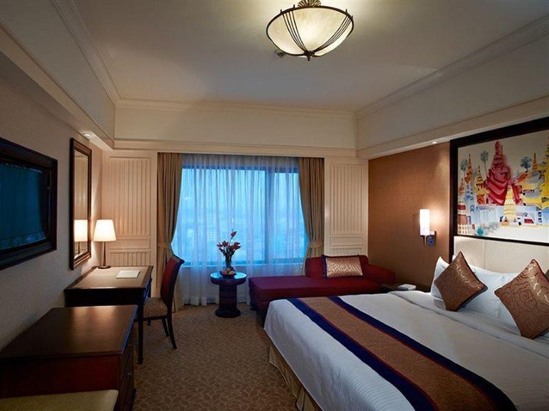 Hotel Sule Shangri-la,