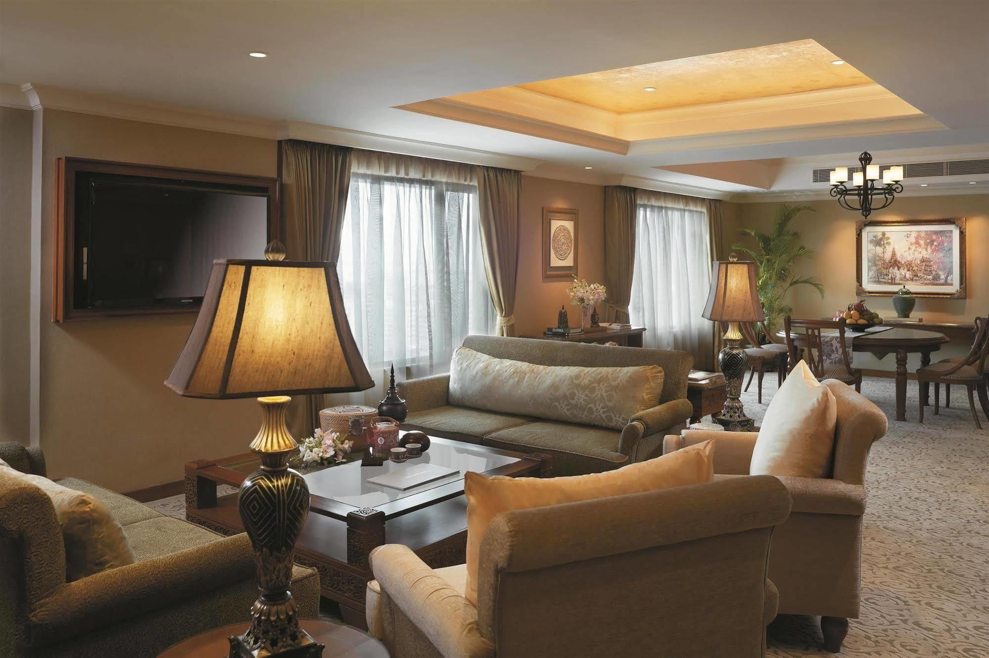 Hotel Sule Shangri-la, Yangon