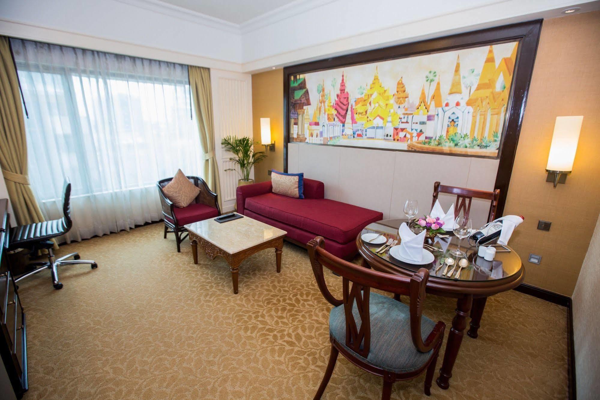 Hotel Sule Shangri-la, Yangon