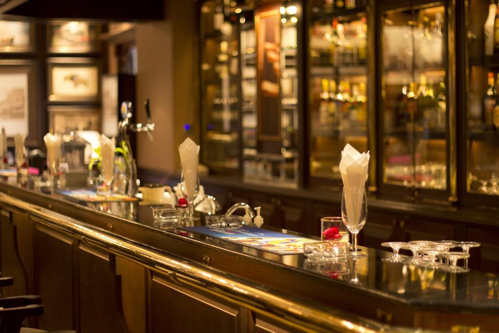 Hotel Sule Shangri-la,